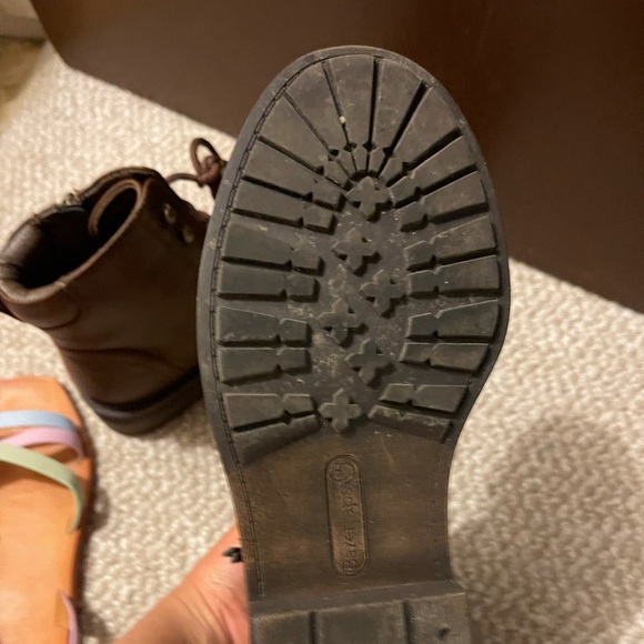 boots - Picture 2 of 3